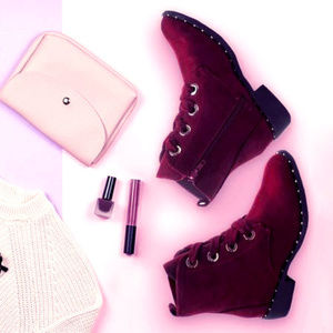 NEW IN BOX VEGAN MOTO BOOTS COMBAT BOOTIES 8 SHOES